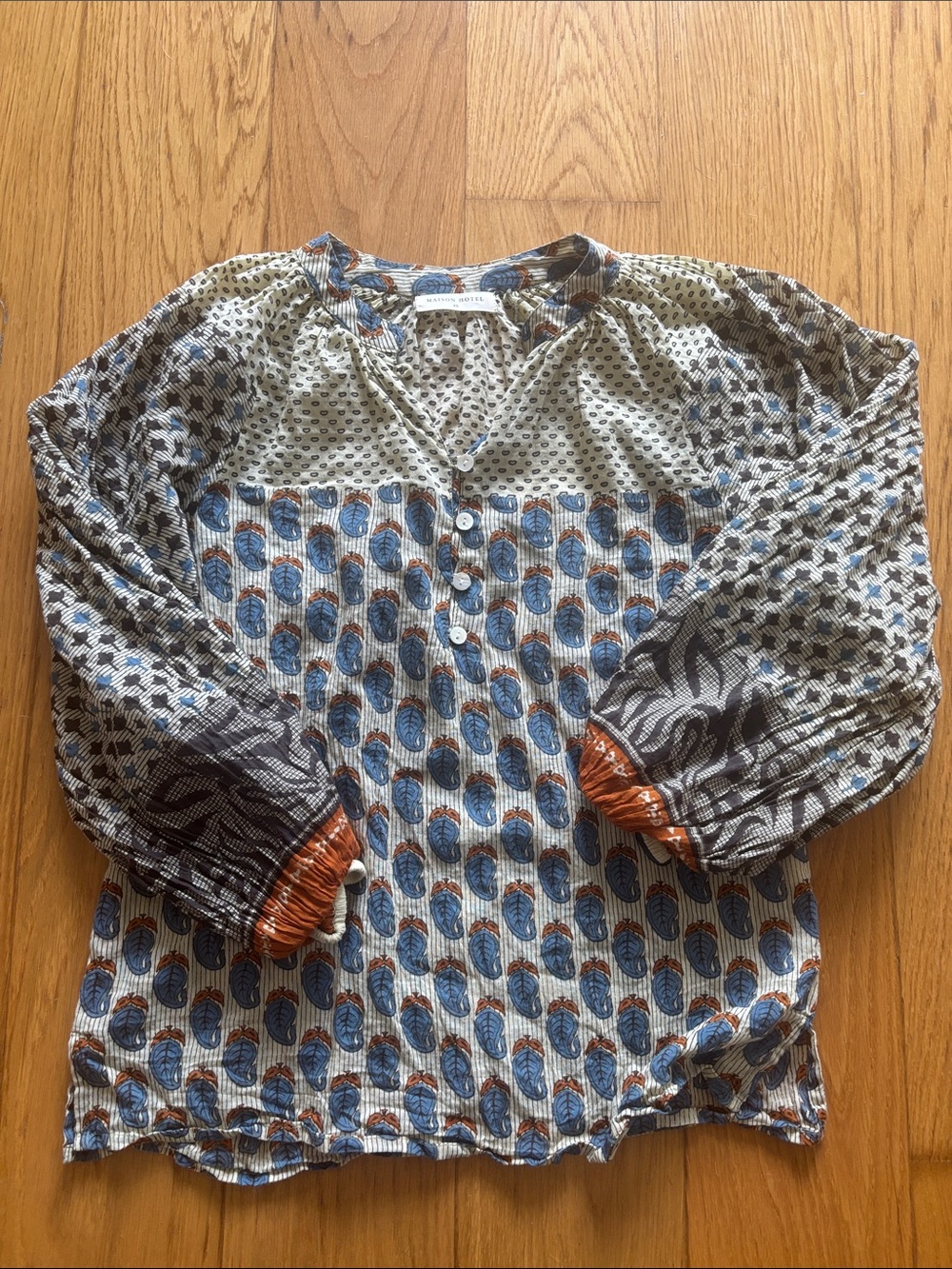 Maison Hotel Mixed-Print Button Front Blouse. Balloon sleeves. Collarless.